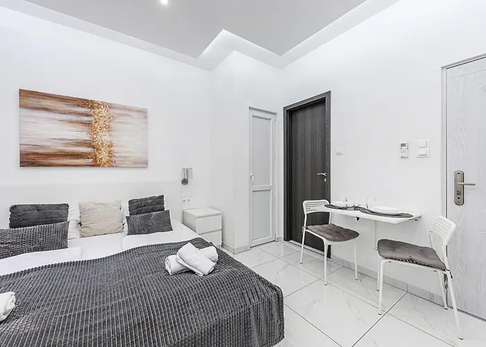 Pearl & White Luxury Residences *