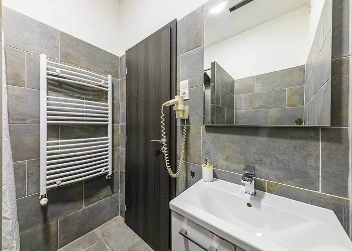 Pearl & White Luxury Residences *